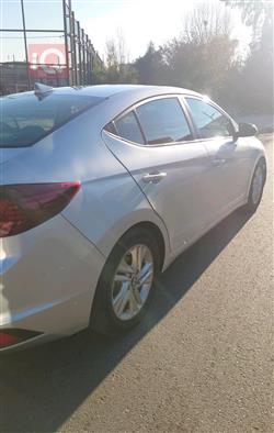 هیۆندای ئەلەنترا